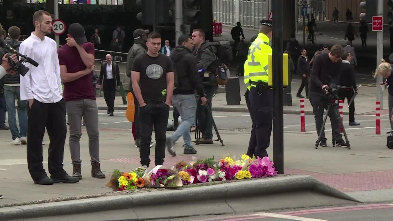 Theresa May face au terrorisme et aux polémiques