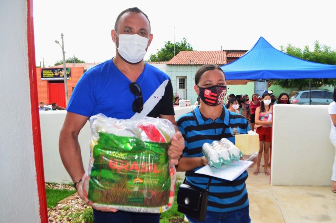 Prefeitura de Bom Jesus entrega cestas básicas a mais de 450 famílias e promove sopão solidário