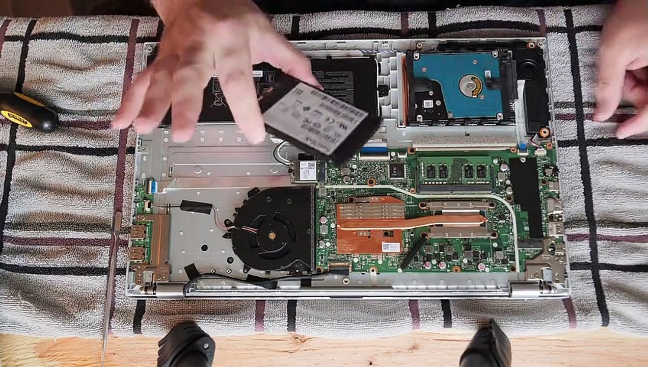 Asus Vivobook X712J Disassembly and SSD Upgrade - Easy to Open, Flexible Upgrades! - Jody Bruchon