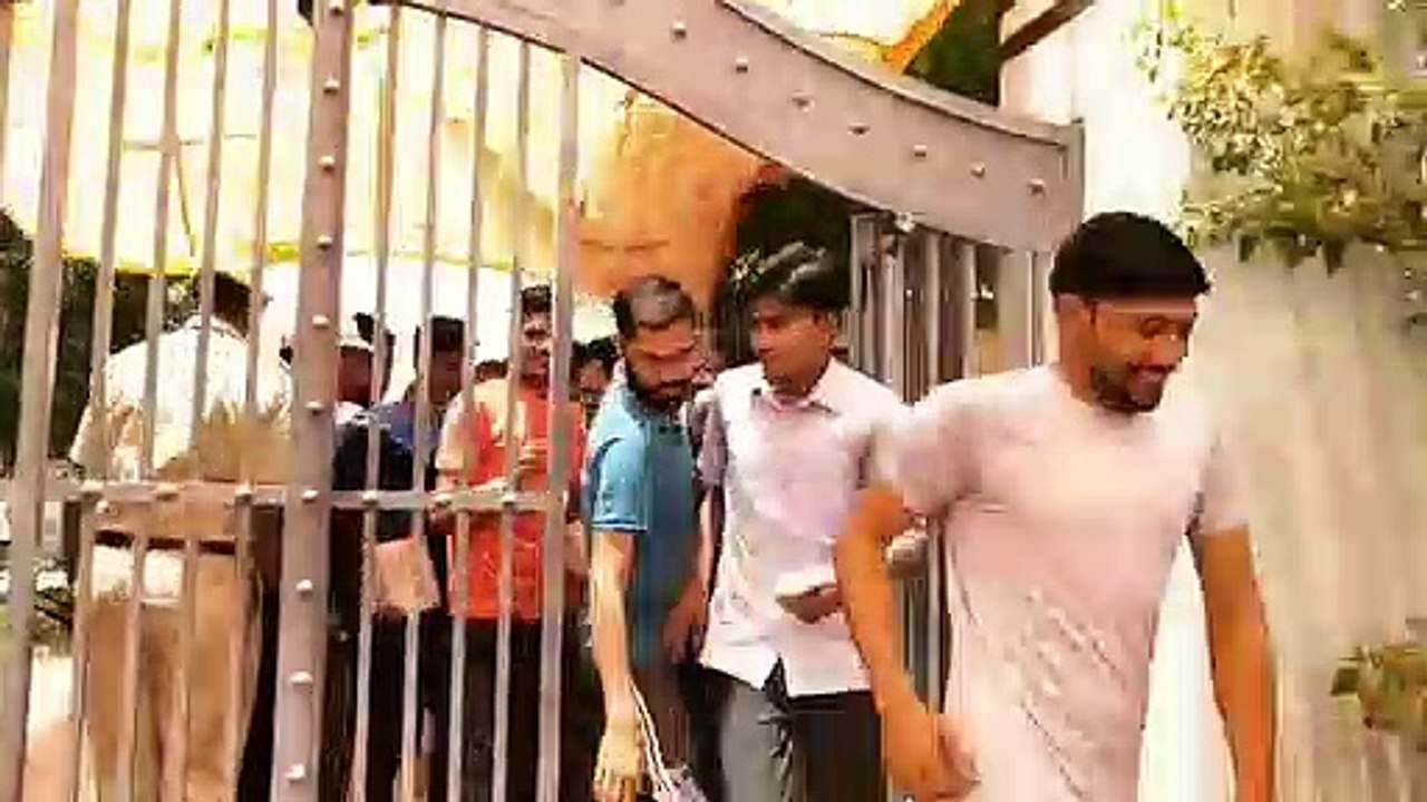 constable exam churu: पौने घंटे बाद केन्द्र से अभ्यर्थियों को छोड़ा