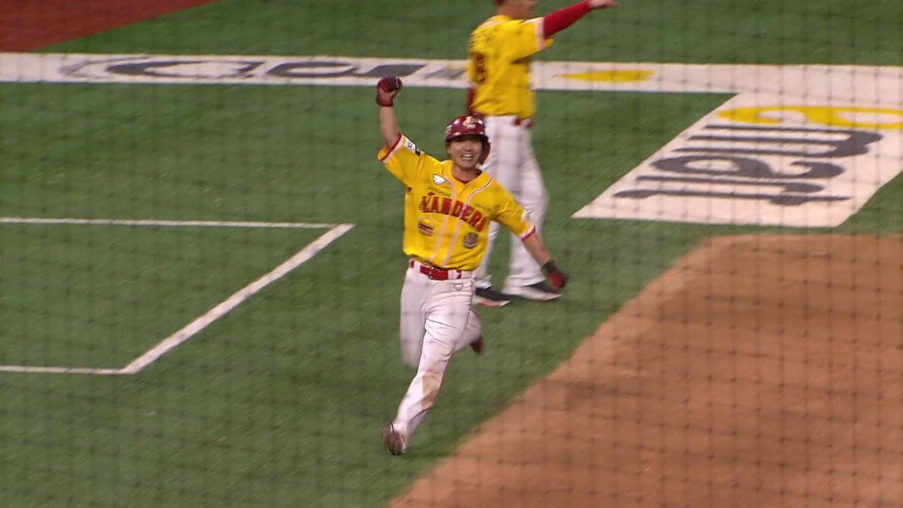 "이렇게 짜릿할 수가" 롯데·SSG, 홈팬 열광시킨 극적인 끝내기 / YTN