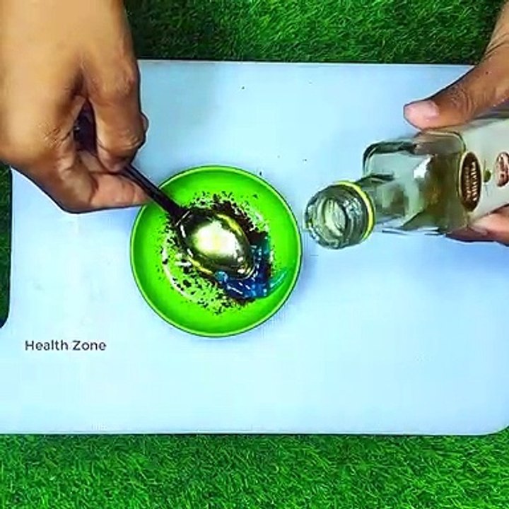 How to Whiten Teeth Naturally at Home