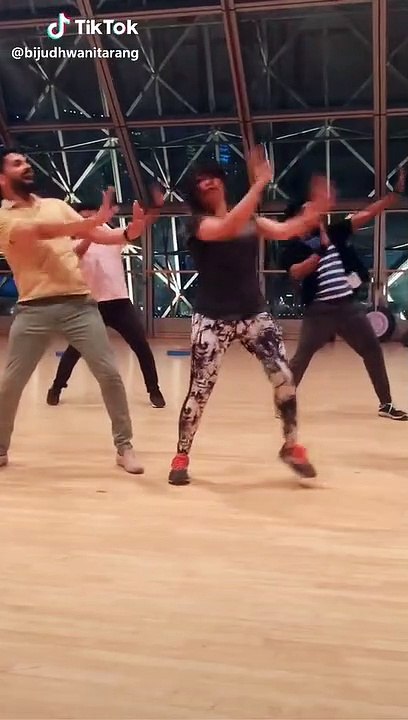 Dancing video ! Short dancing video