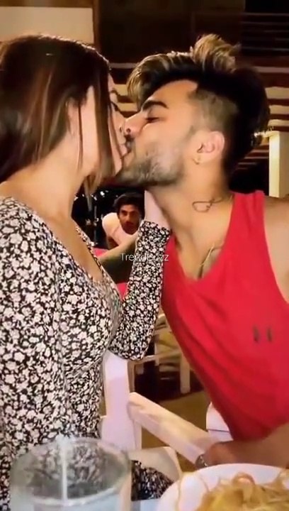 couple-goals-romancetic-couple-hot-kiss