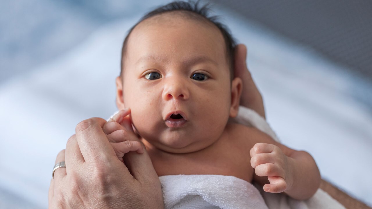 Wichtiger Unterschied: Ab wann können und wann dürfen Babys sitzen?