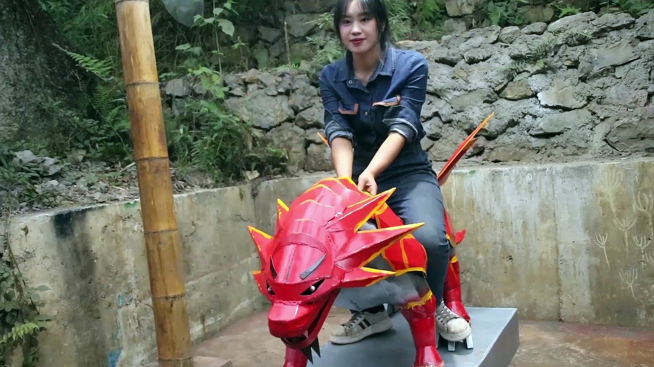 Genius Girl Creates A Fierce Iron Bone Tiger Toy That Made All Kids Envy