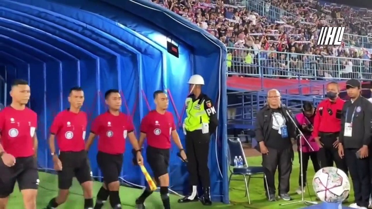 UPDATE BERITA LIGA 1! OPSI STRIKER BARU PERSIB, BEK PERSEBAYA HENGKANG, KORBAN KANJURUHAN BERTAMBAH