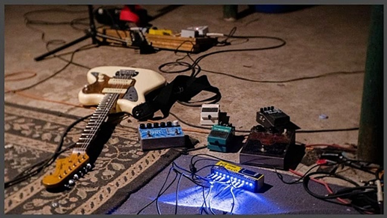 Under The Gun (Album Version)