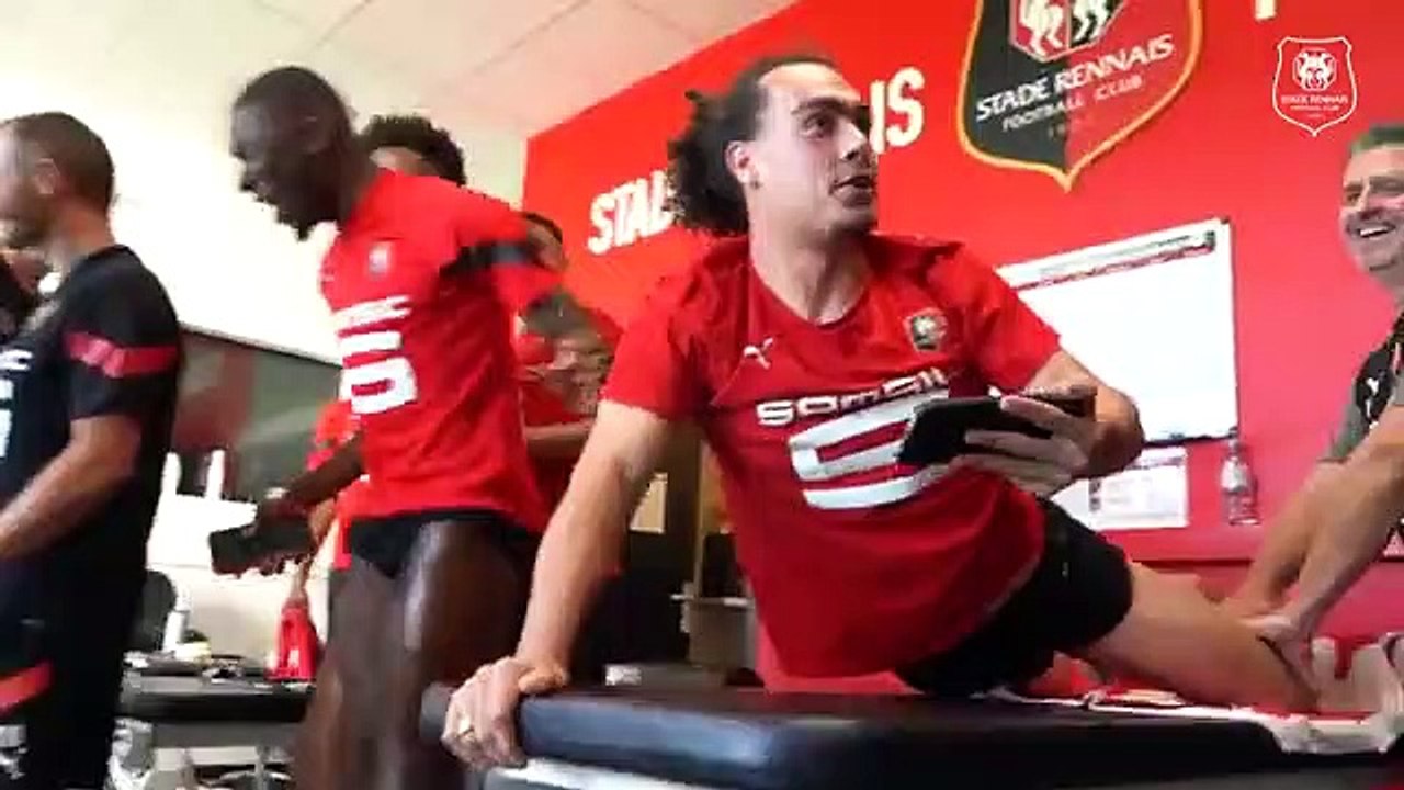 Arthur Theate e Jérémy Doku