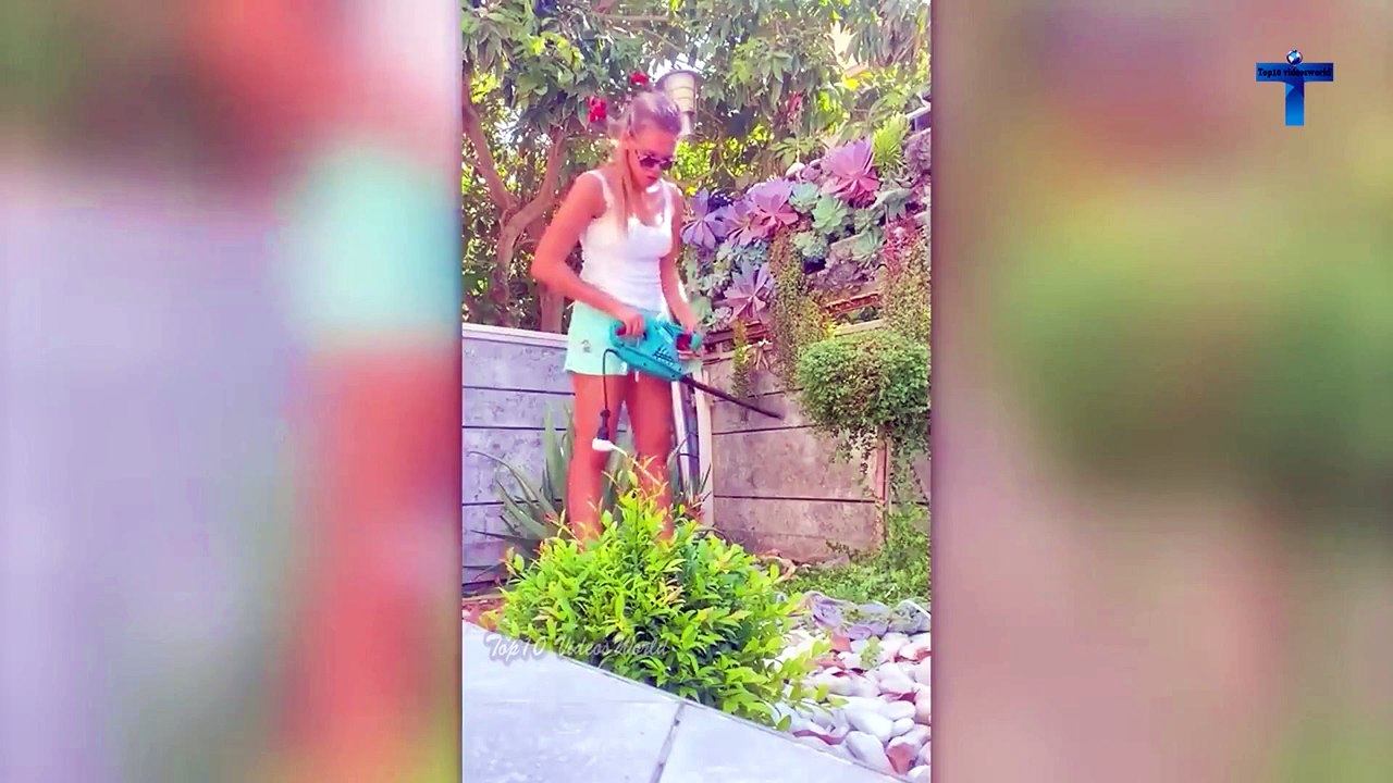 TOTAL IDIOTS AT WORK  BAD DAY AT WORK