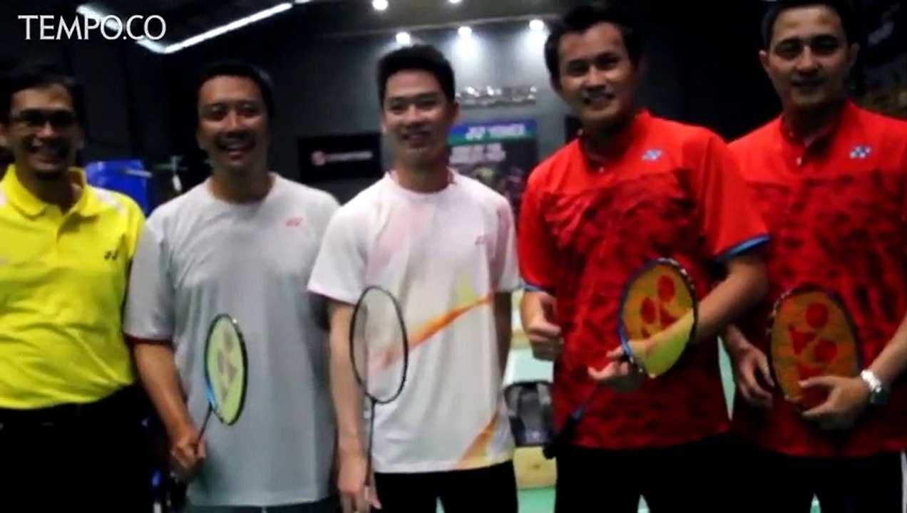 Gaya Menpora Saat Main Bulutangkis Bareng Kevin Sanjaya