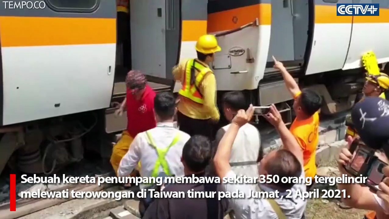 Evakuasi Kecelakaan Kereta di Terowongan Taiwan