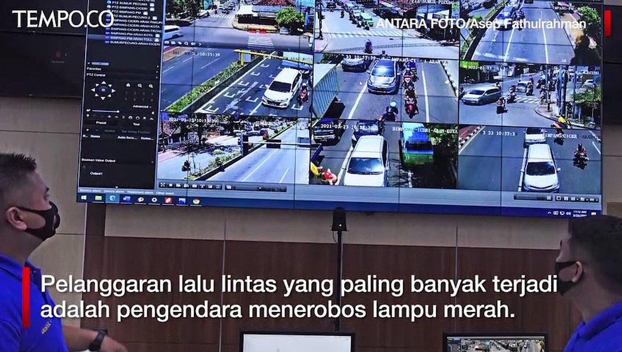 Pengendara Mobil dan Motor Pakai Ponsel Kena Tilang Elektronik E-TLE