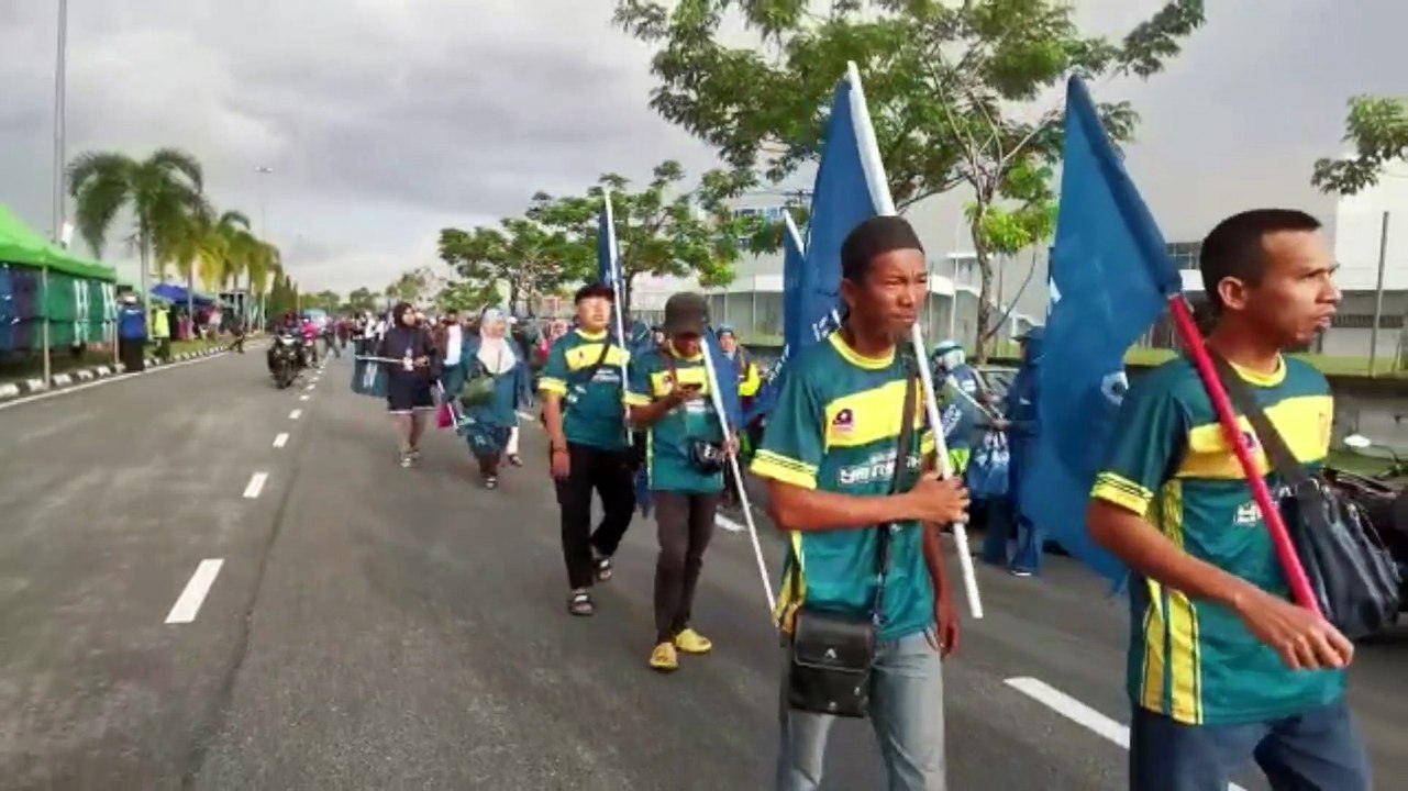 巴东色海提名日 三方人马强烈对比