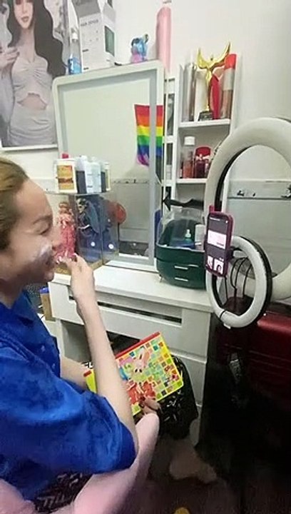 Lương Mỹ Kỳ học tiếng Thái chuẩn bị cho MIQ 2023