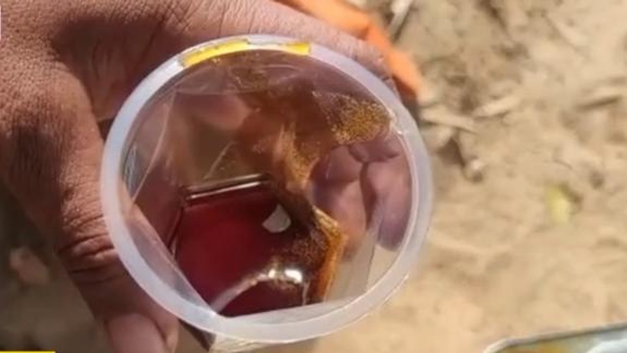 পশ্চিম মেদিনীপুর: আপনার পাতে খেজুর গুড় কারা পৌঁছে দিচ্ছেন জানেন?