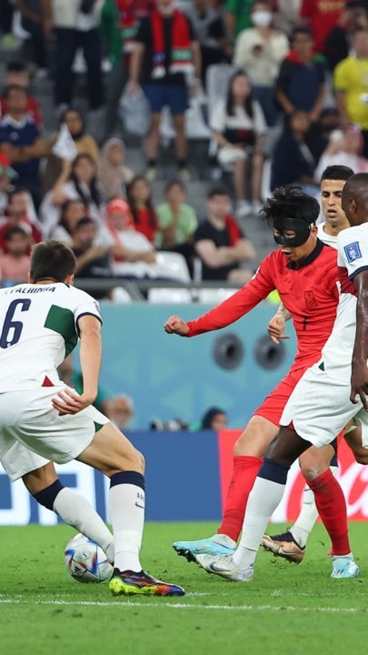 손흥민이 황희찬에 보낸 '가랑이 패스'…베스트 어시 선정됐다