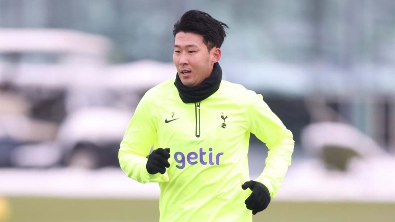 "쏘니가 돌아왔다" 손흥민, 마스크 없이 달리기 훈련 / YTN