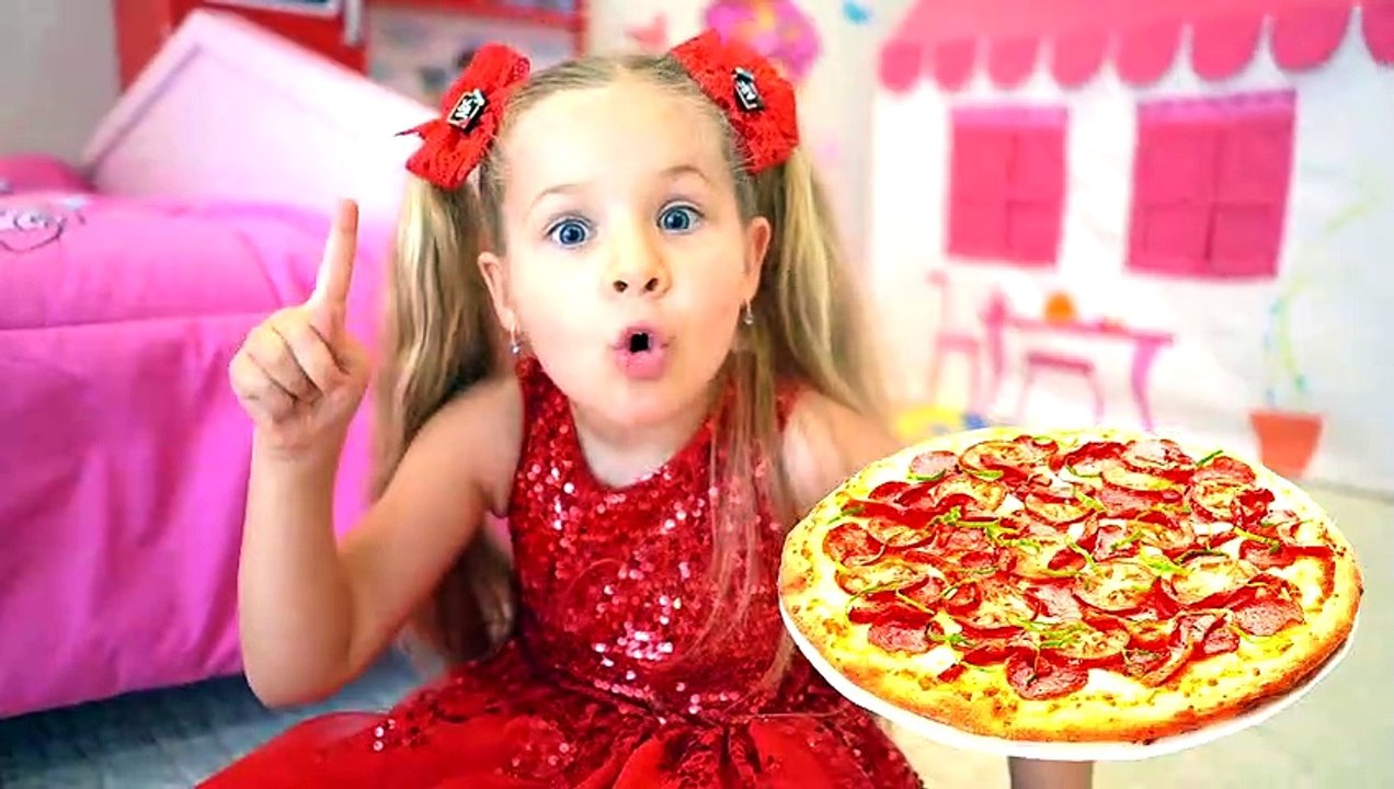 Diana and Roma Pretend Play Monster under the bed story