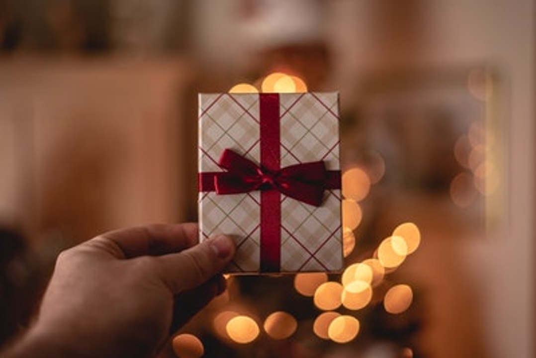 5 Simple Rules for Re-Gifting