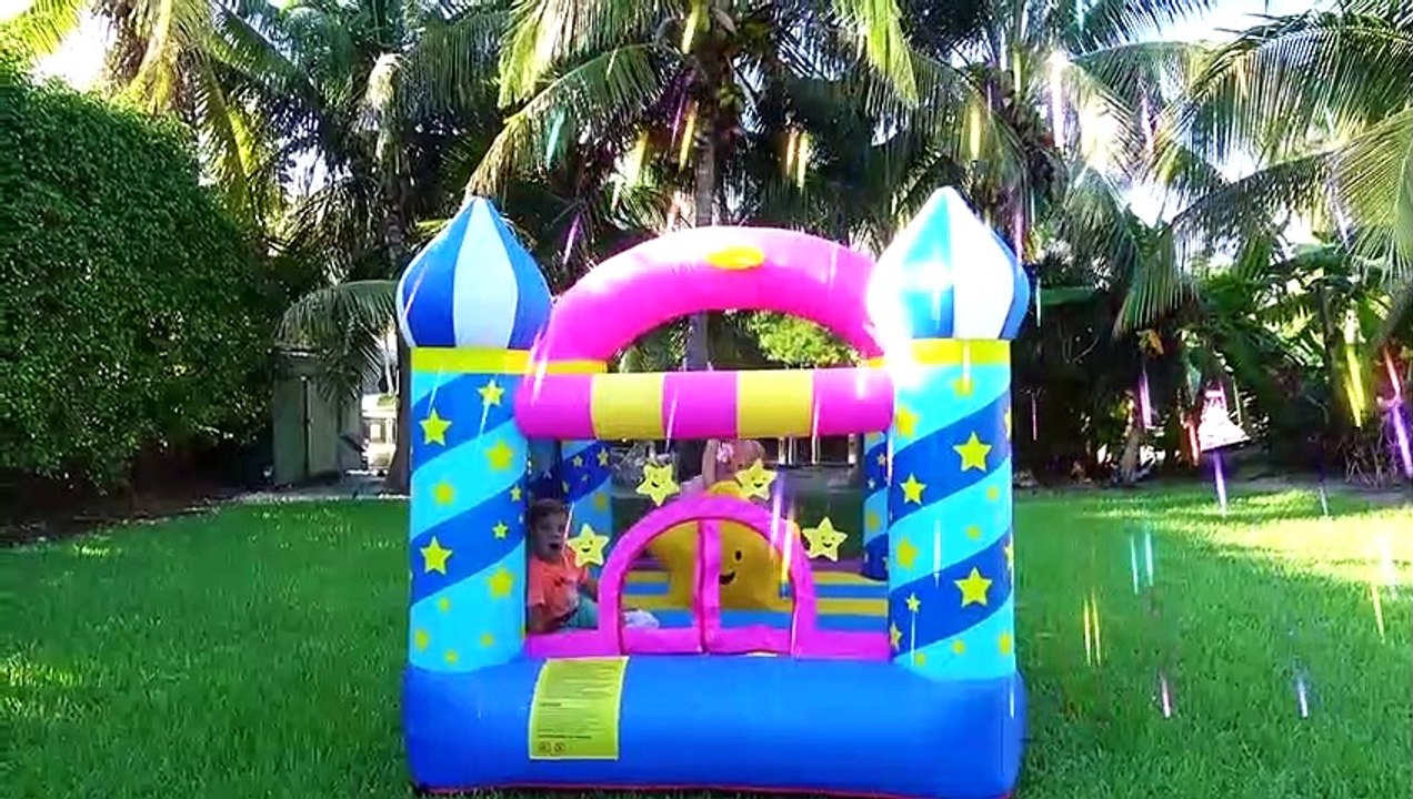 Diana and Roma - Dad Left Alone With Kids