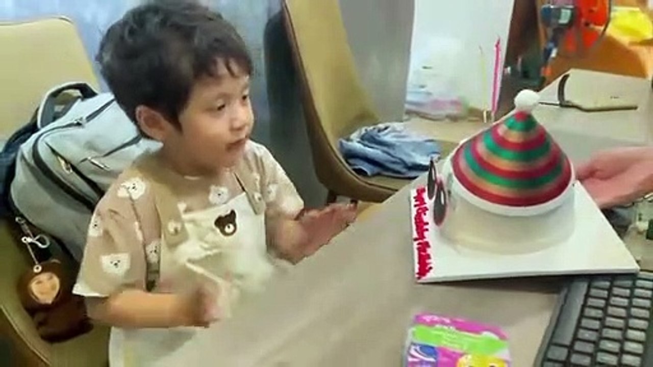 Hơn 3 tuổi, con trai Đức Thịnh vẫn chỉ bập bẹ