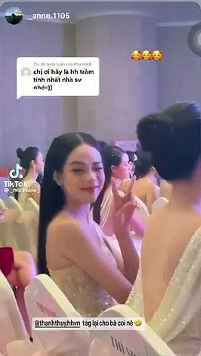 Hoa hậu Thanh Thủy tạo dáng chuẩn Gen Z