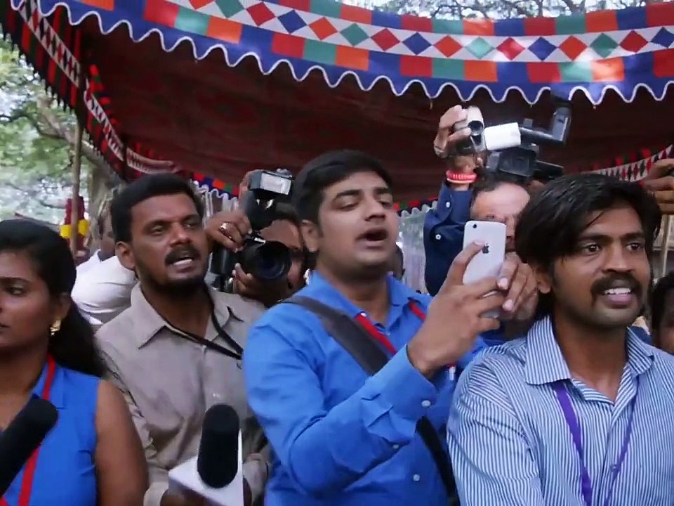 Vijay thalapathy bhairava movie scene