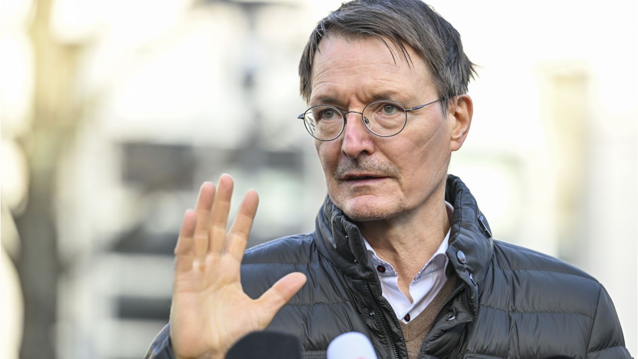 Kritik wegen Böllerchaos: Lauterbach löscht Tweet