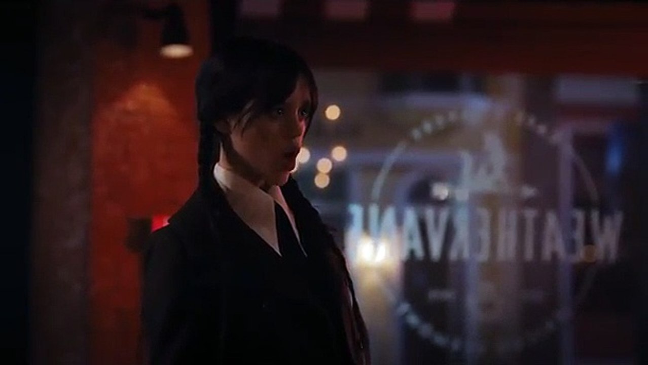 Wednesday - Tyler and Wednesday kiss Scene