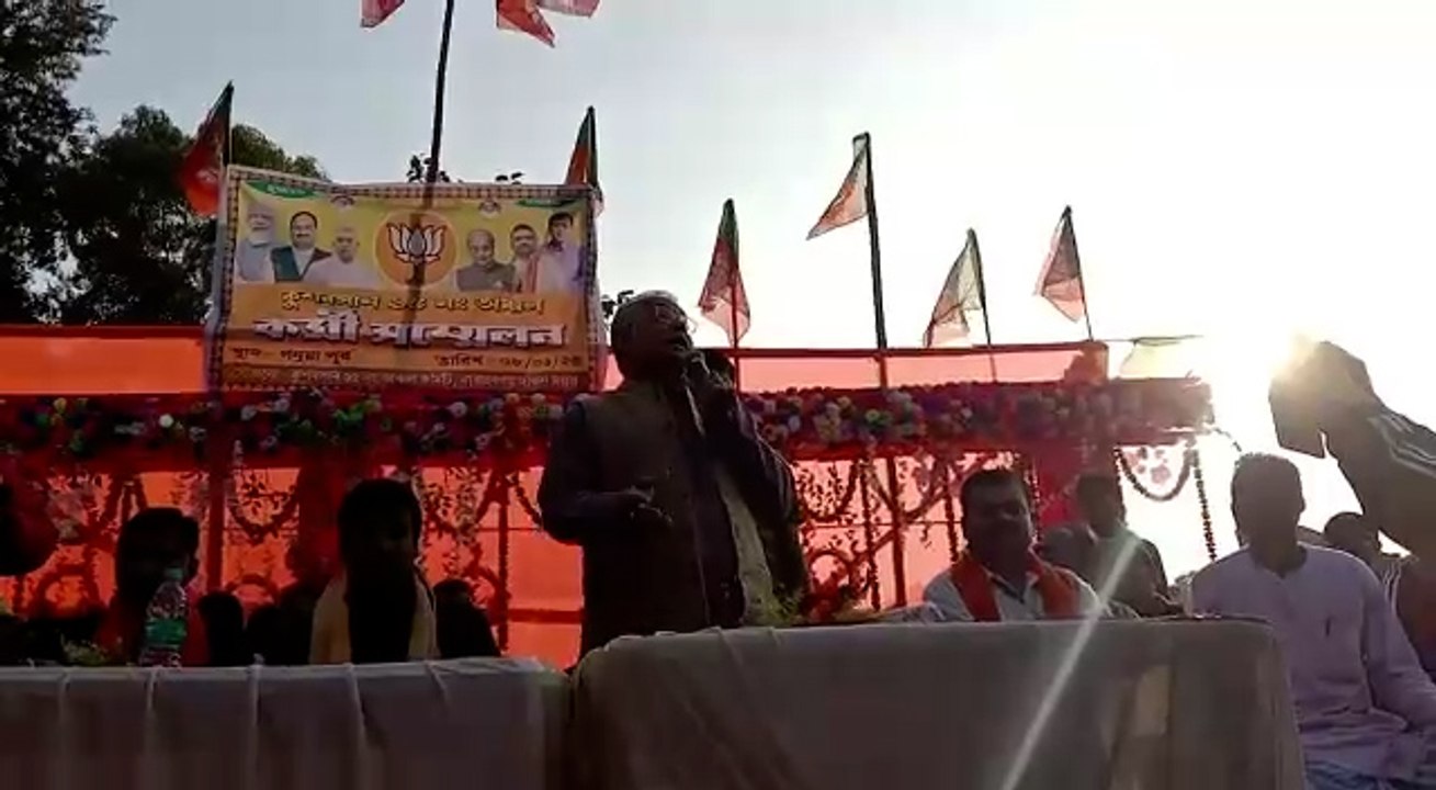 পঞ্চায়েত ভোটে  তৃণমূল নেতারা ভোট চাইতে আসলে, নারকেল গাছে বাঁধবেন: দিলীপ ঘোষ | Oneindia Bengali