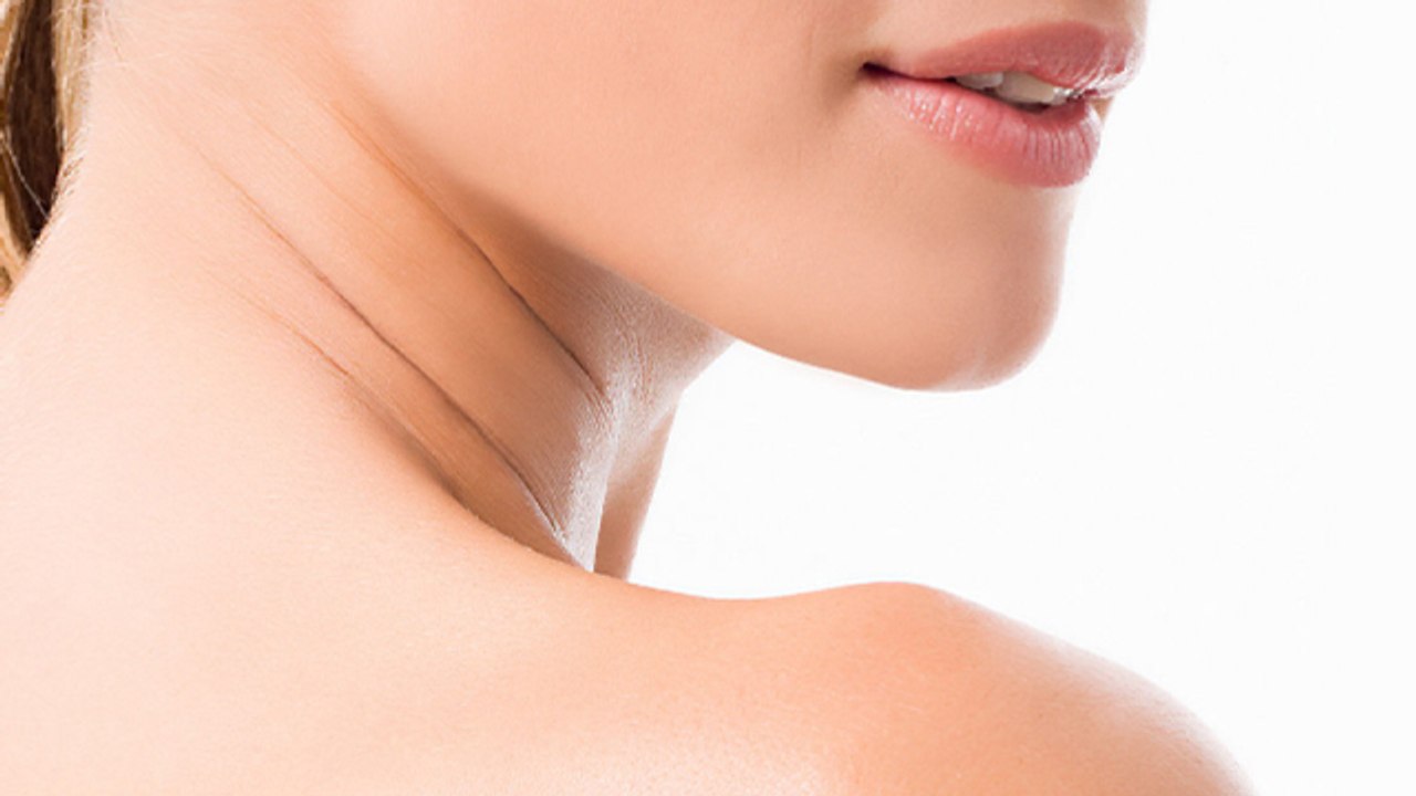 गर्दन पर लाइन पड़ने का कारण ।  गर्दन पर लाइन कम करने के तरीके । Boldsky