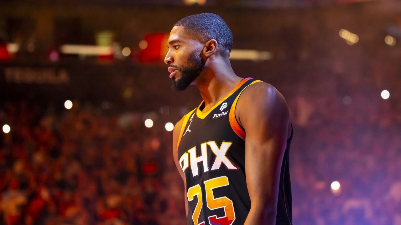 Shorthanded Suns Top Warriors On The Road