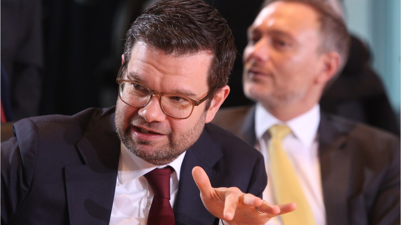 Wie hoch ist das Gehalt des Bundesministers der Justiz, Dr. Marco Buschmann?