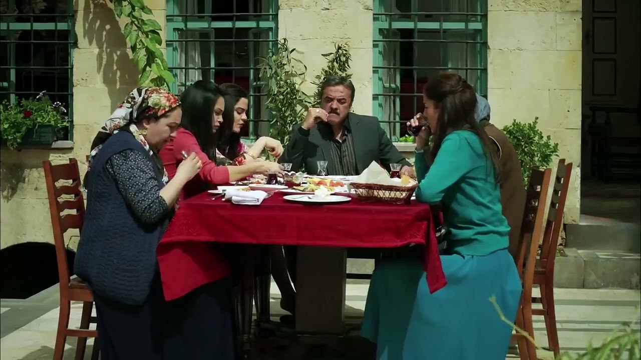 مسلسل ورد وشوك الحلقة 12