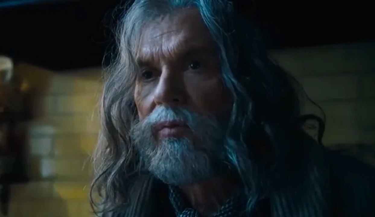 The Flash Clip : Michael Keaton’s Batman Learning About Superman