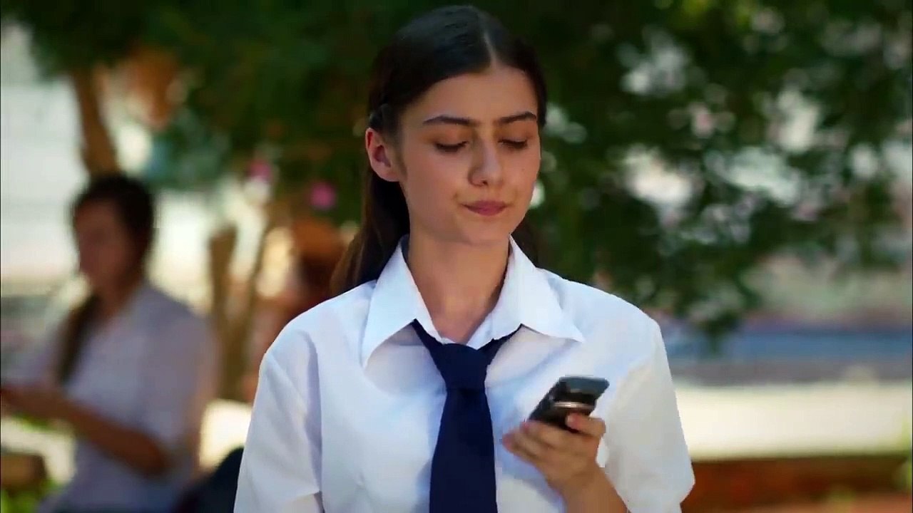 مسلسل ورد وشوك الحلقة 33