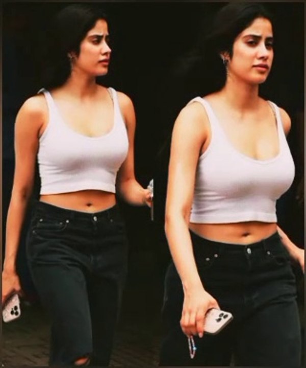 Hot Jhanvi kapoor  | kinna chir ❤