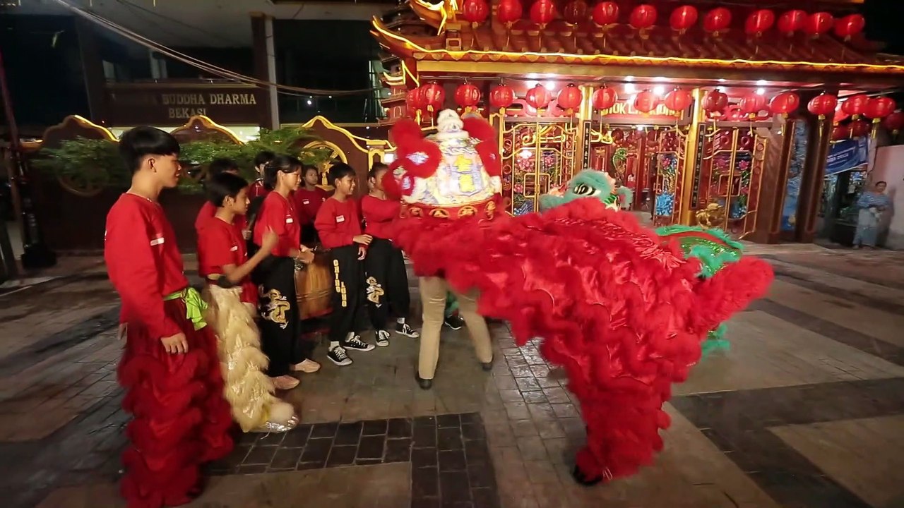 Mazaya Makan Menu Spesial Imlek, Dapet Angpao?!