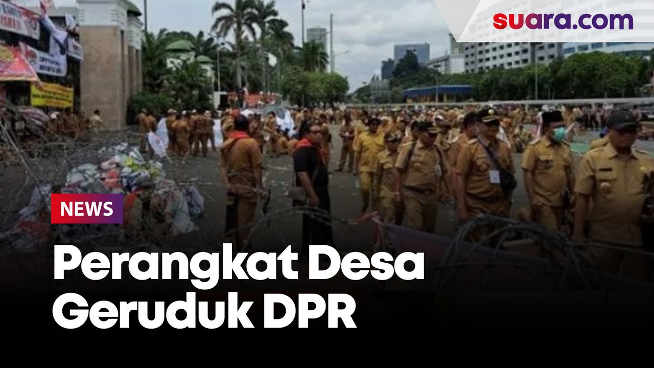 Perangkat Desa Demo Penuhi Jalan Gatot Subroto Depan DPR