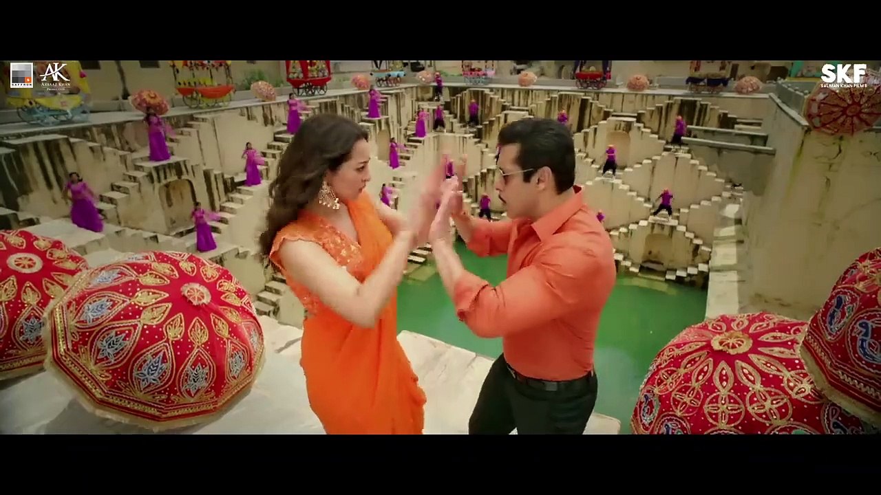 Dabangg 3 Official Trailer (2019) – Chulbul Pandey Returns to Fight a New Villain 🎬