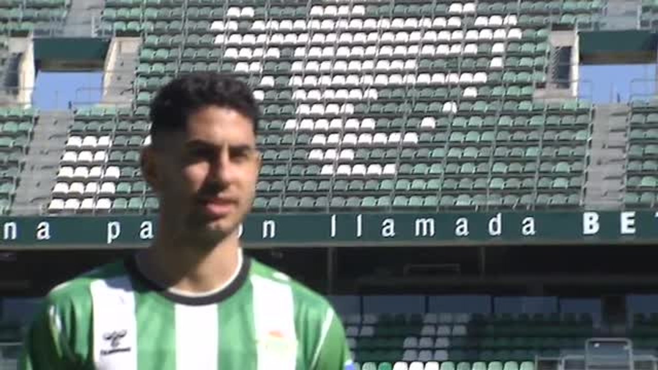 El Betis presenta a Ayoze