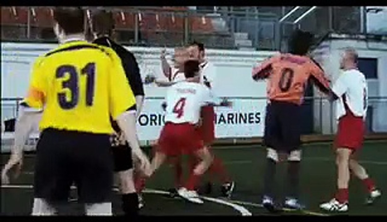 Amore, bugie e calcetto | movie | 2008 | Official Trailer