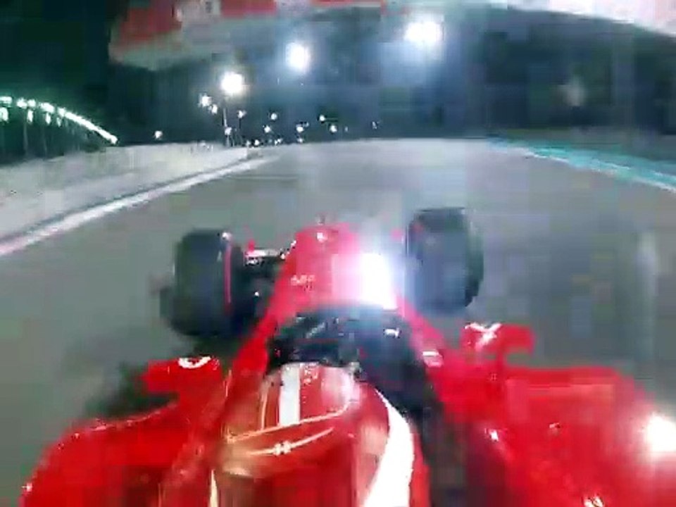 Charles Leclerc conduz Ferrari F2003