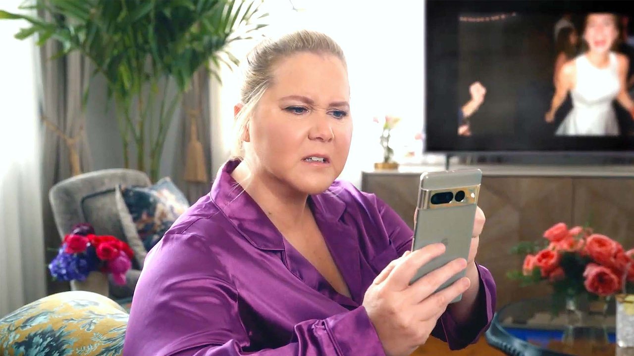Google Pixel 7 "Fixed On Pixel" Super Bowl 2023 Commercial with Amy Schumer