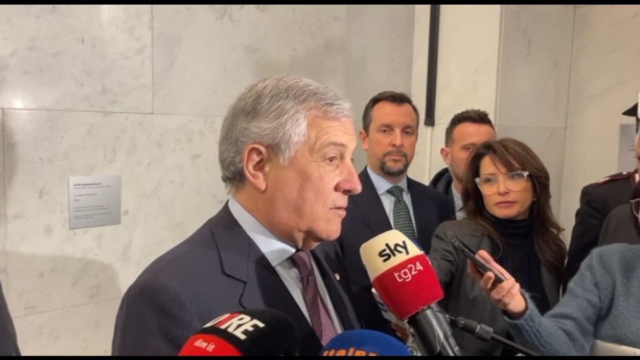Tajani: "Berlusconi non ha mai difeso Putin, è uomo di pace"