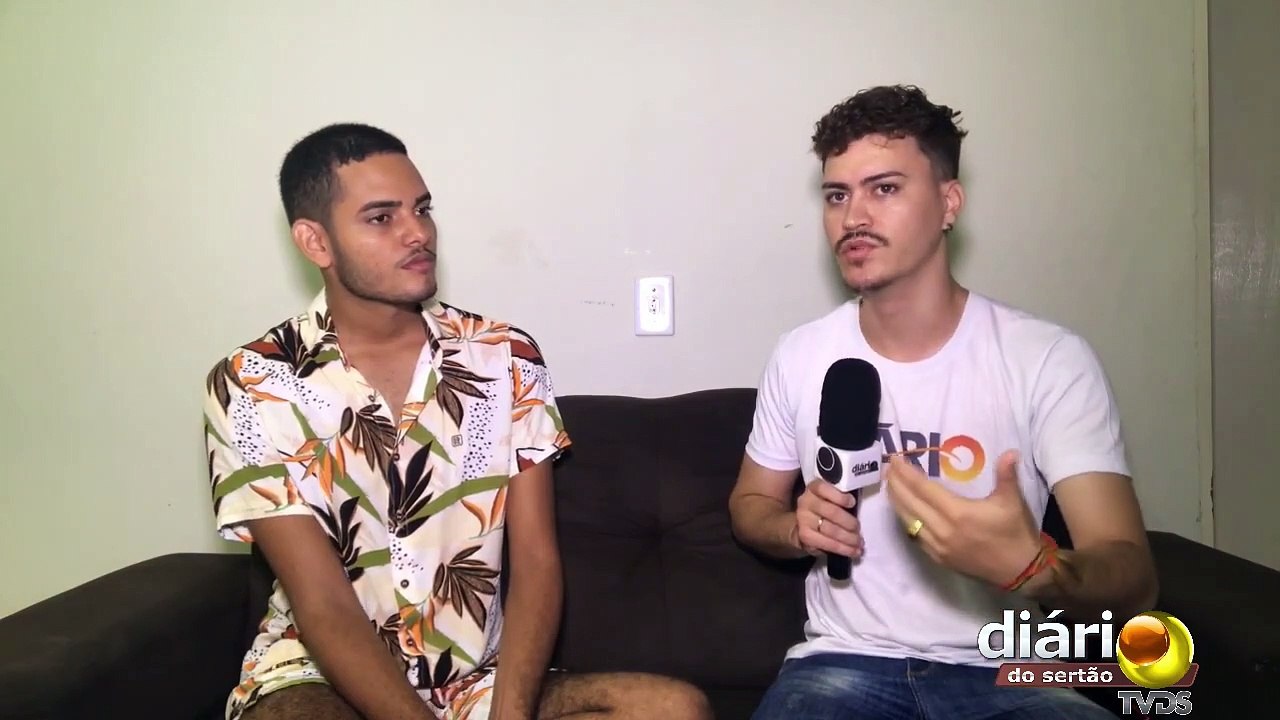 Jovem da cidade de Sousa grava e lança álbum com 13 traduções de sucessos internacionais