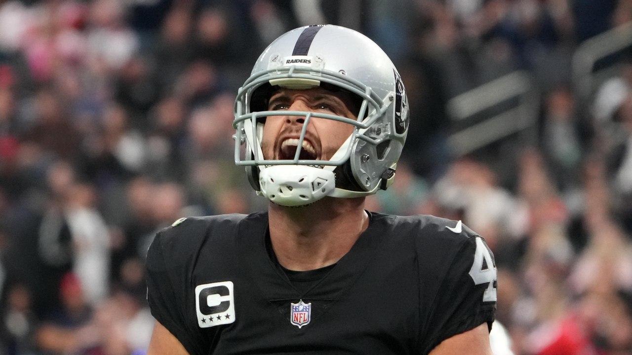 QB Derek Carr Signs 4 Year Deal With Saints