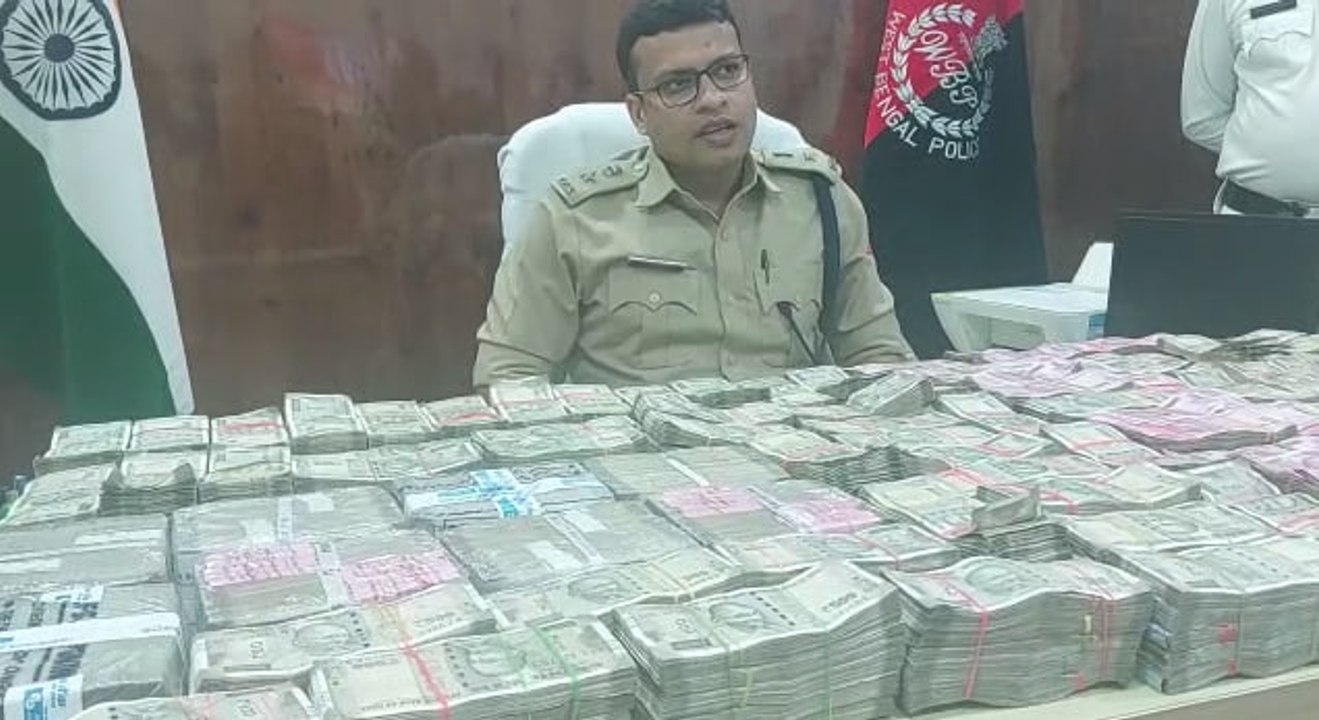 এবার নিউটাউনে টাকার পাহাড়, উদ্ধার কোটি কোটি টাকা!