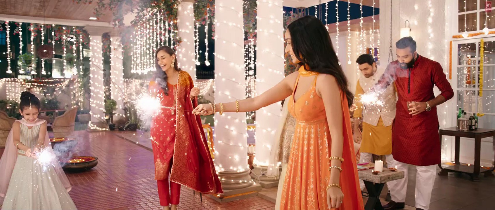 Jaadui (Song) Tu Jhoothi Main Makkaar | Ranbir, Shraddha | Pritam | Jubin Nautiyal | Amitabh B